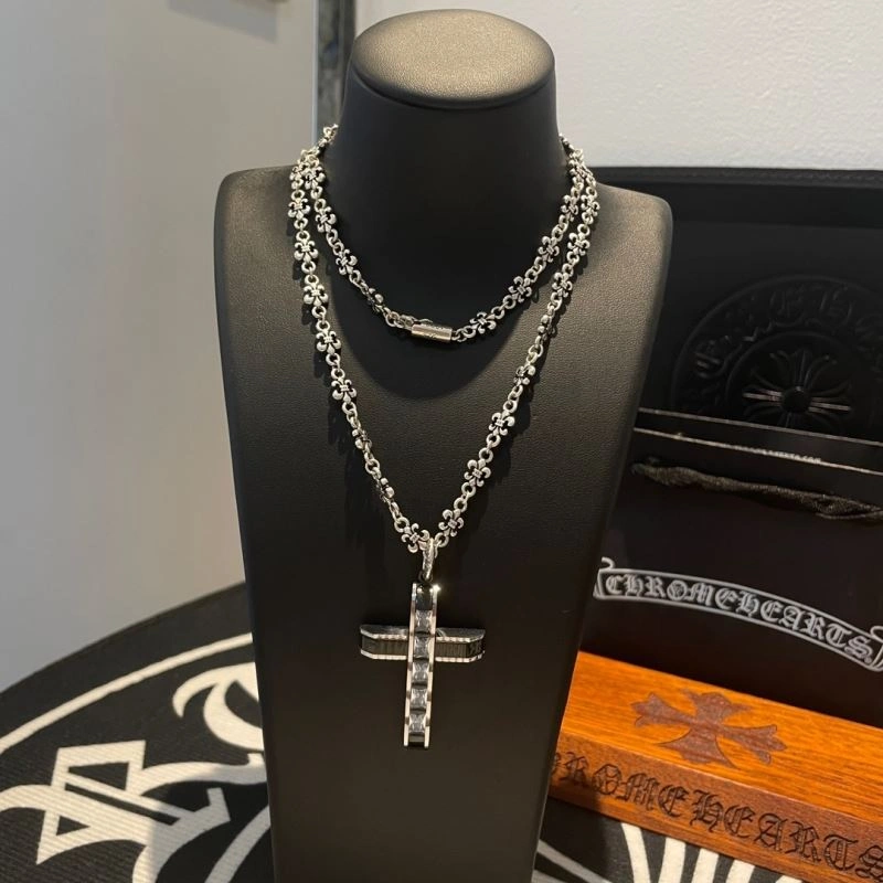 Snug Chrome Hearts Necklaces 241985