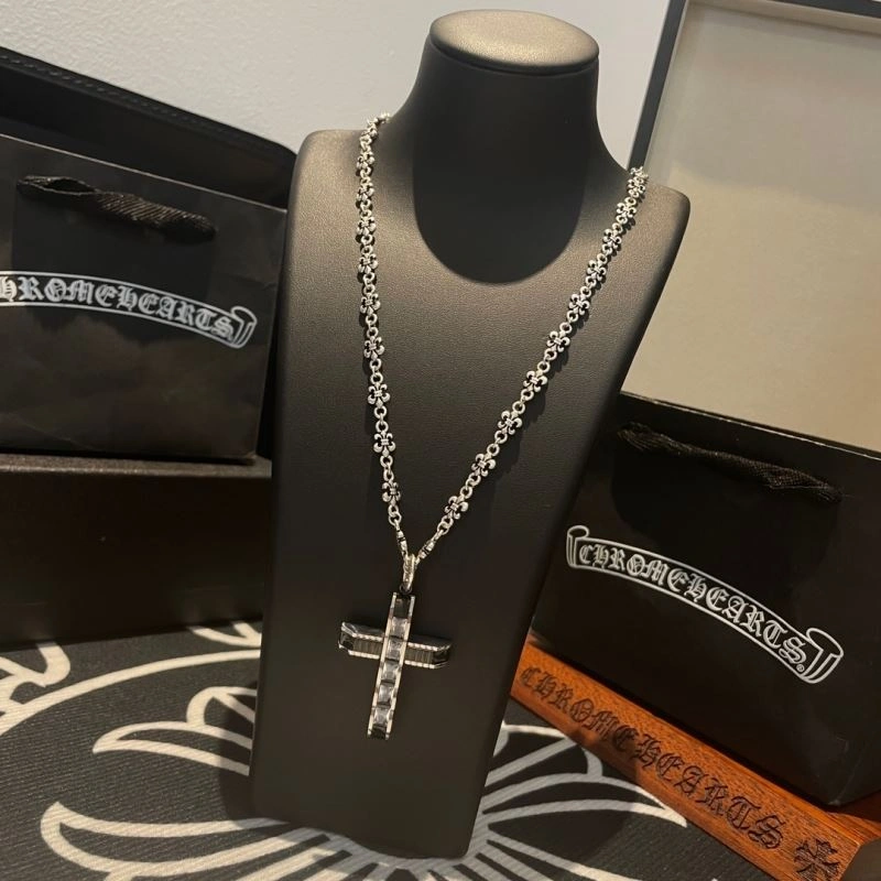 Snug Chrome Hearts Necklaces 241985