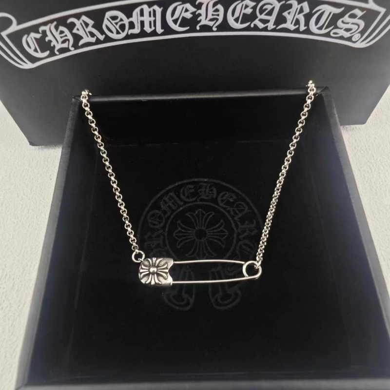 Compact Chrome Hearts Necklaces 242733