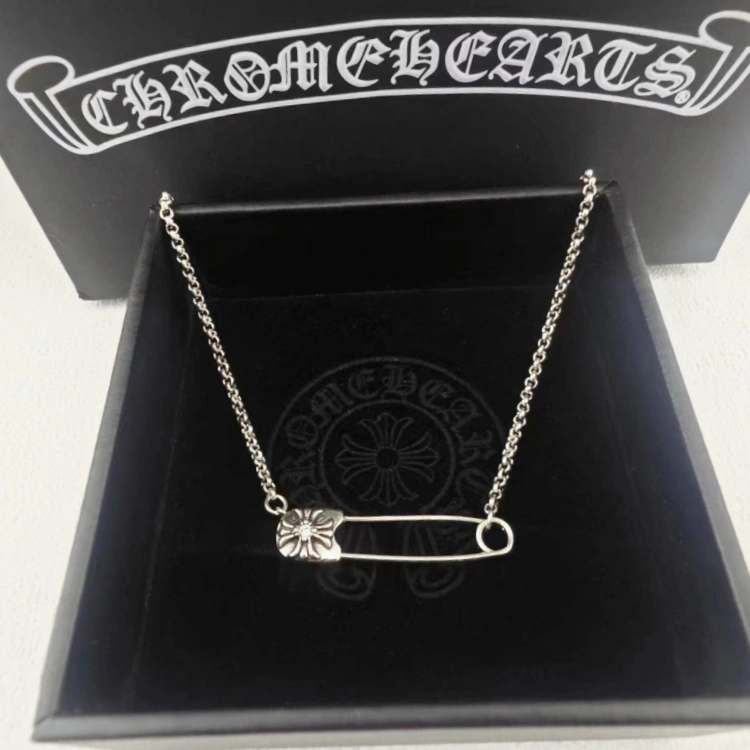 Compact Chrome Hearts Necklaces 242733