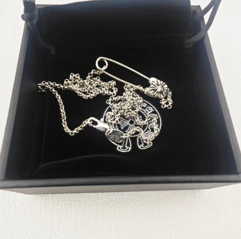 Compact Chrome Hearts Necklaces 242733