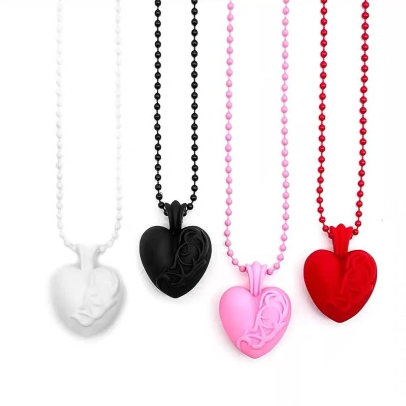 Snug Chrome Hearts Necklaces 242681