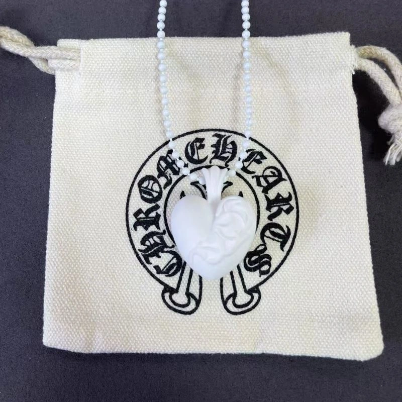 Snug Chrome Hearts Necklaces 242681