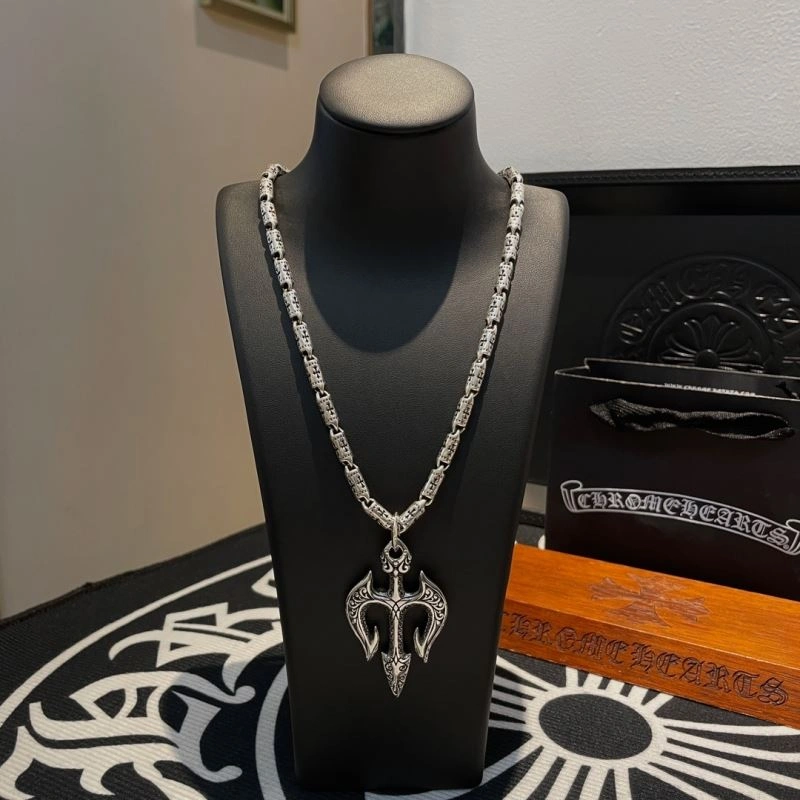 Breathable Chrome Hearts Necklaces 242634