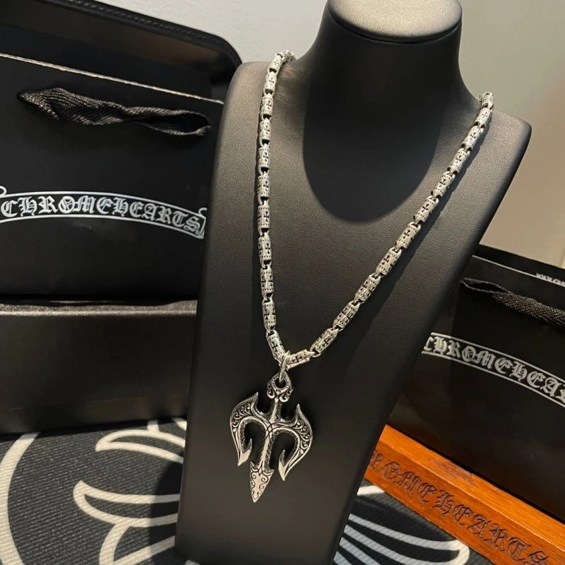 Breathable Chrome Hearts Necklaces 242634