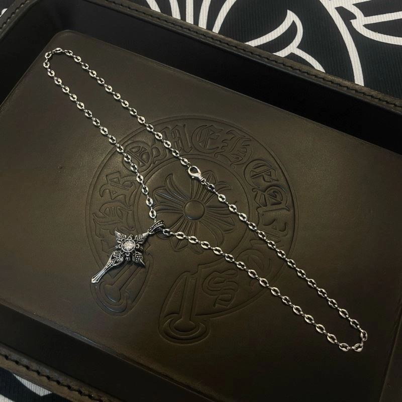 Vibrant Chrome Hearts Necklaces 241904