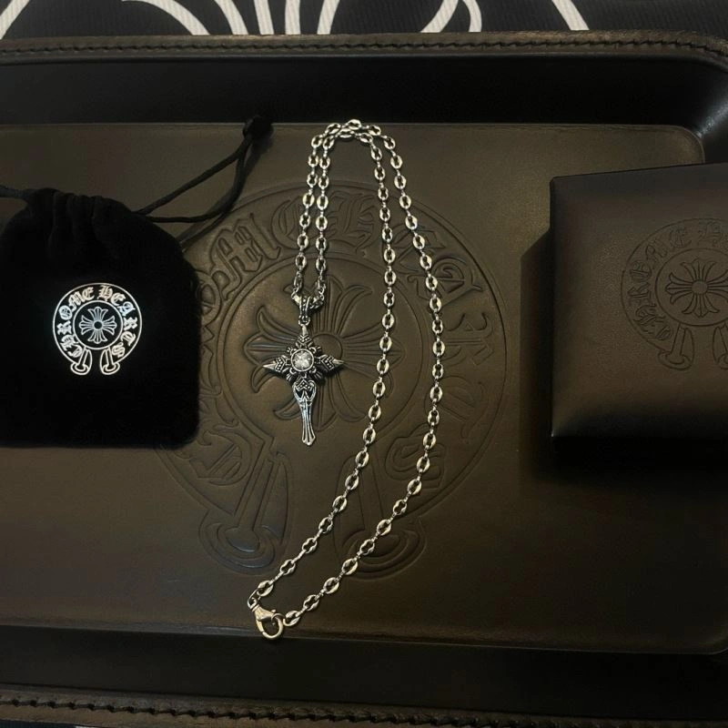 Vibrant Chrome Hearts Necklaces 241904