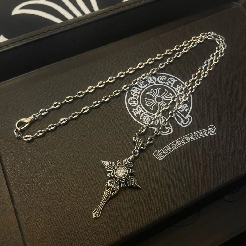 Vibrant Chrome Hearts Necklaces 241904