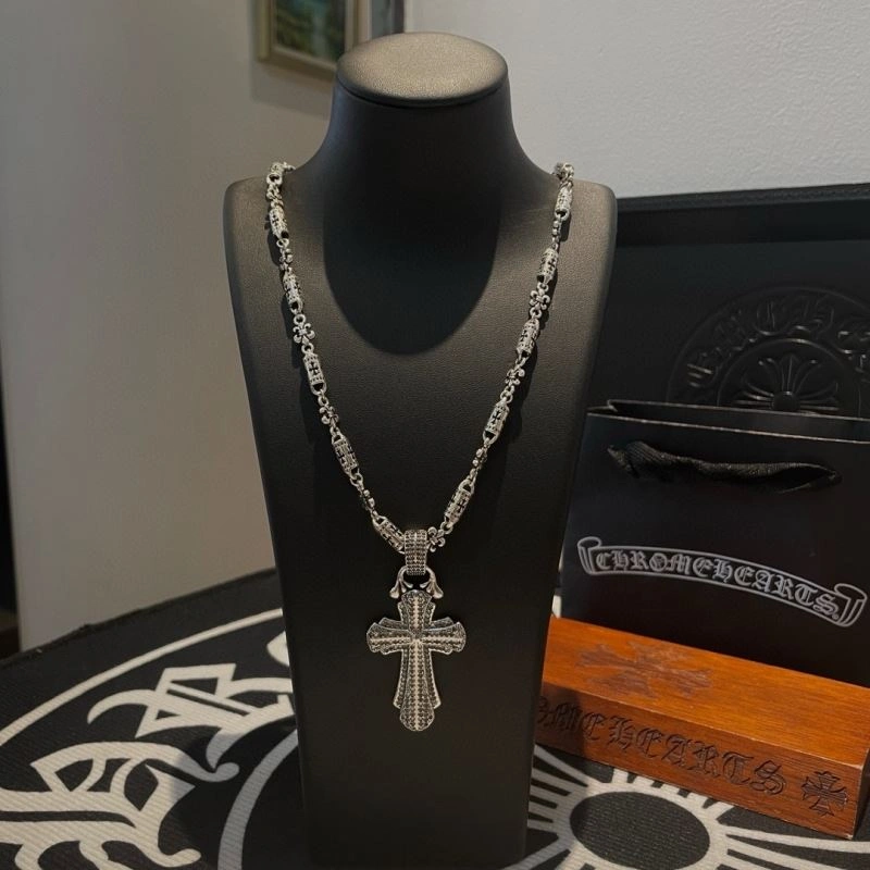 Sleek Chrome Hearts Necklaces 241828
