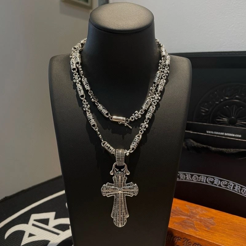 Sleek Chrome Hearts Necklaces 241828
