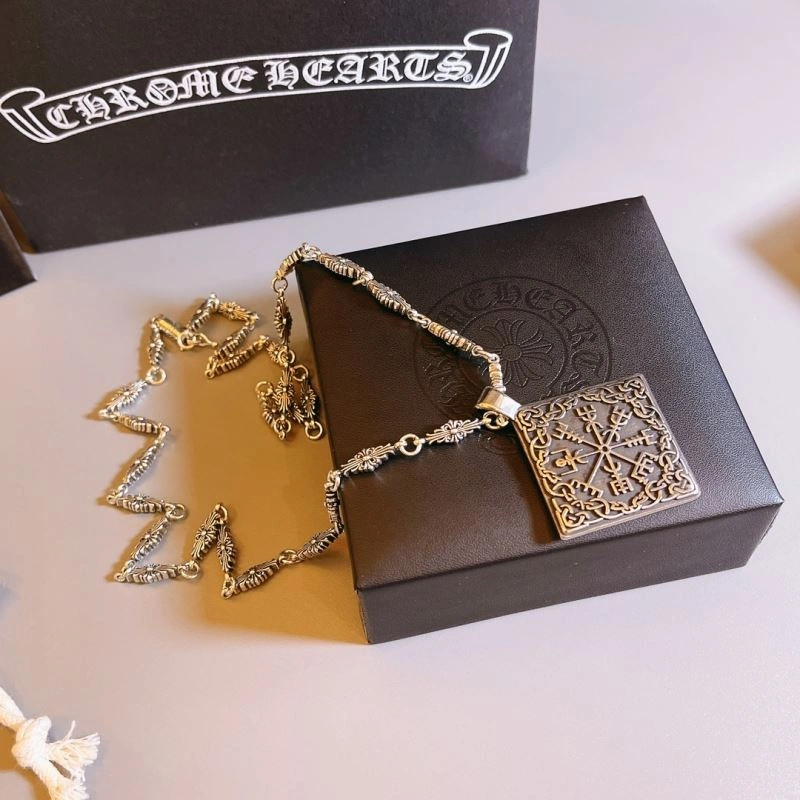 Compact Chrome Hearts Necklaces 241820