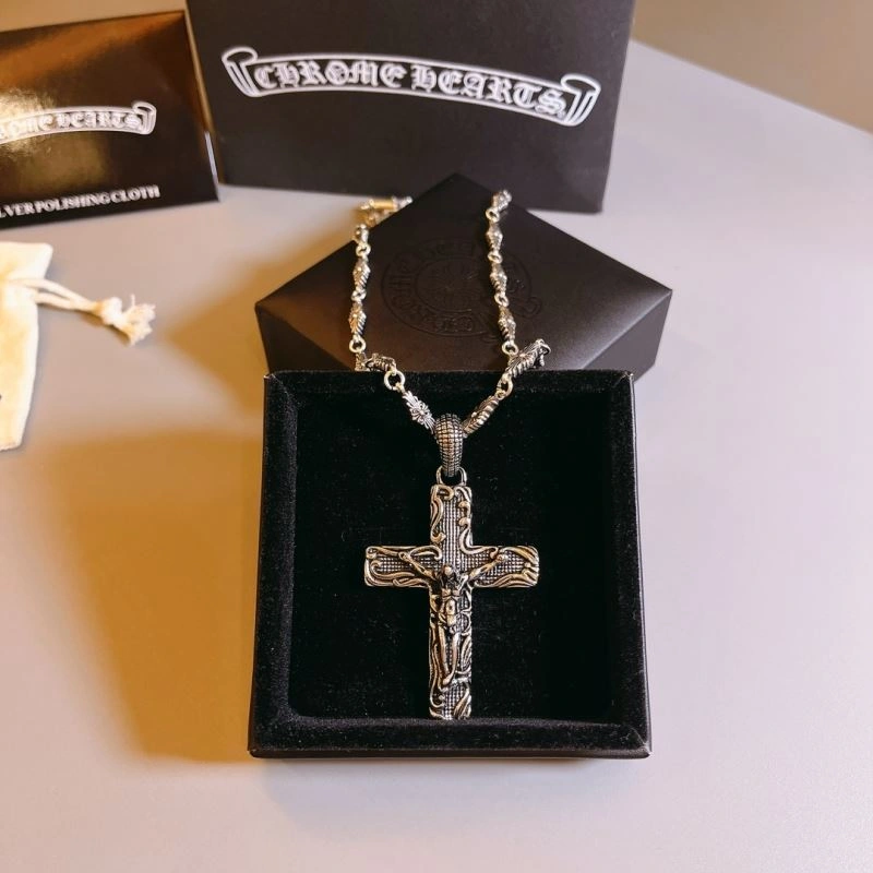 Fashionable Chrome Hearts Necklaces 241807