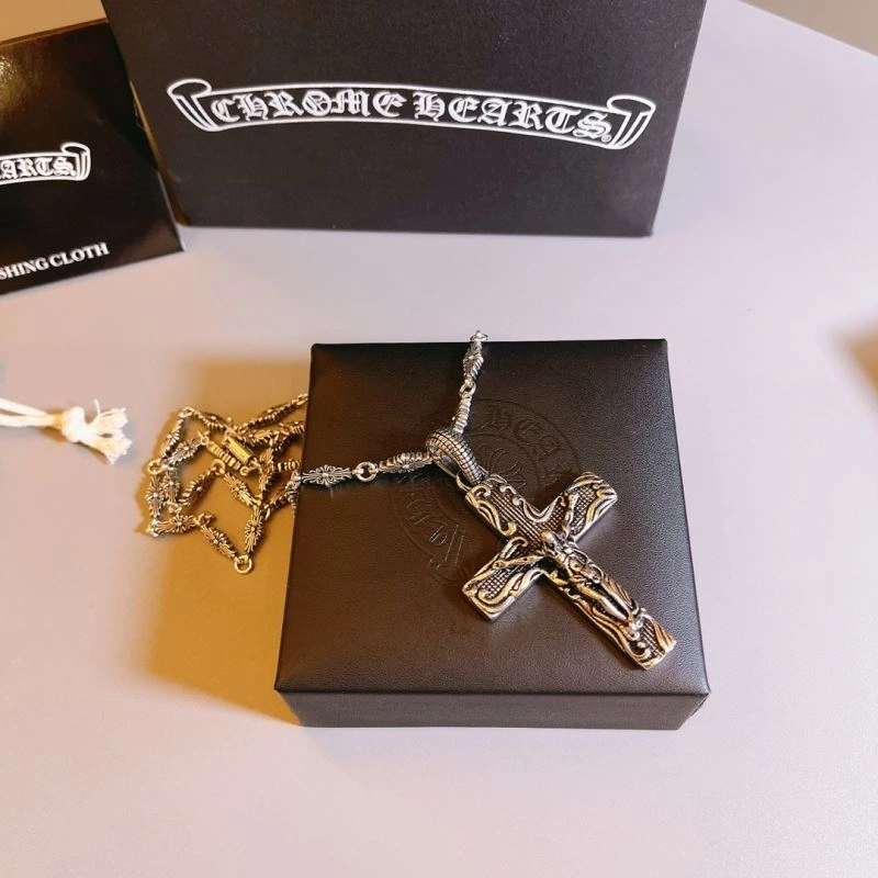 Fashionable Chrome Hearts Necklaces 241807