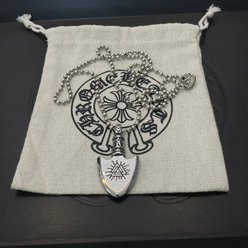 Vibrant Chrome Hearts Necklaces 241814