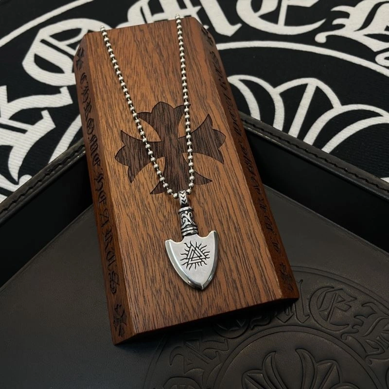 Vibrant Chrome Hearts Necklaces 241814