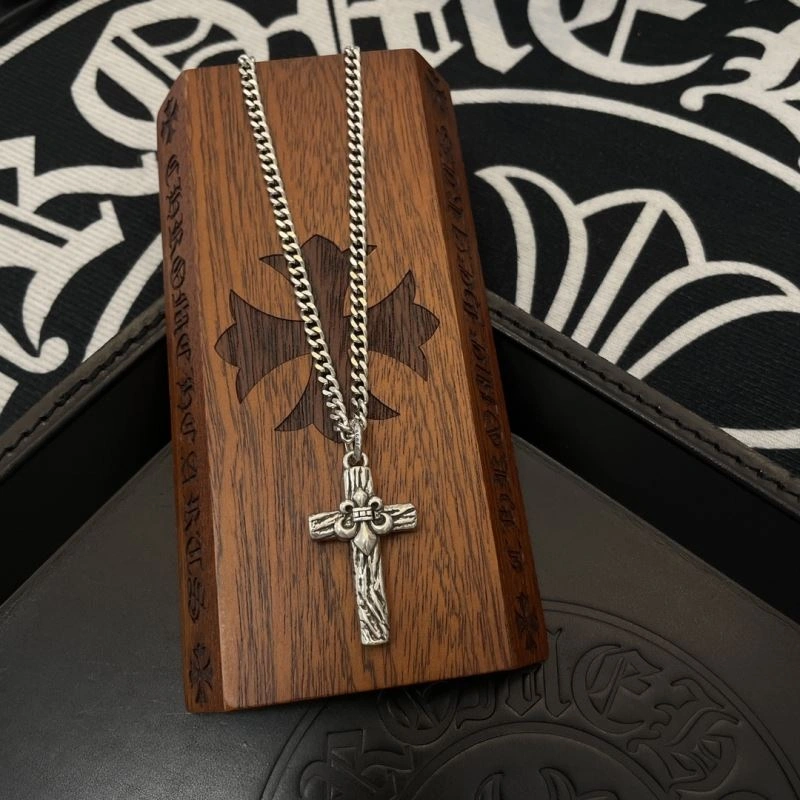 Elegant Chrome Hearts Necklaces 241637
