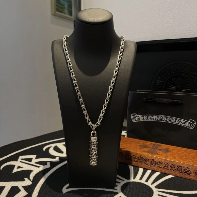 Seasonal Chrome Hearts Necklaces 241618