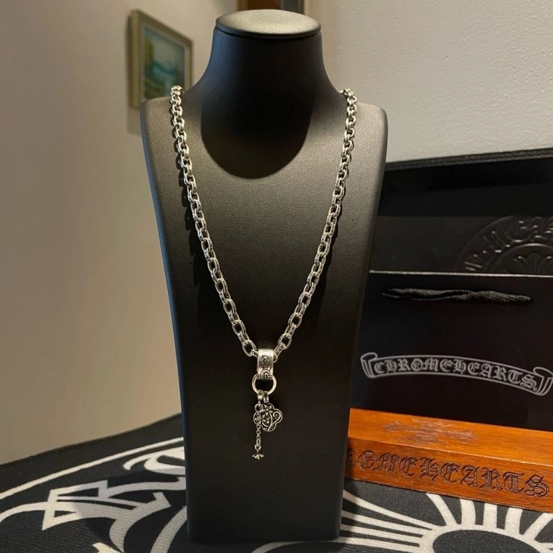 Sleek Chrome Hearts Necklaces 241291