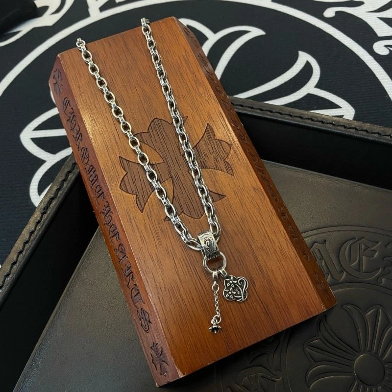 Sleek Chrome Hearts Necklaces 241291