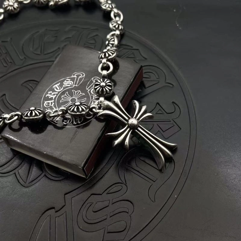 Vibrant Chrome Hearts Necklaces 241072