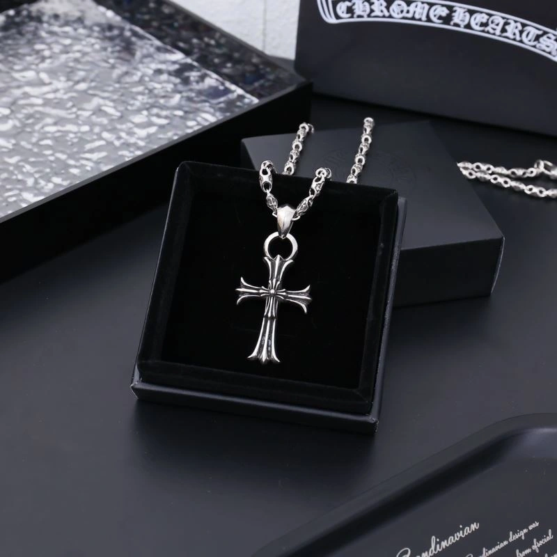 Snug Chrome Hearts Necklaces 241036