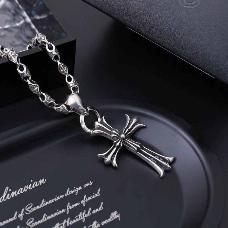 Snug Chrome Hearts Necklaces 241036