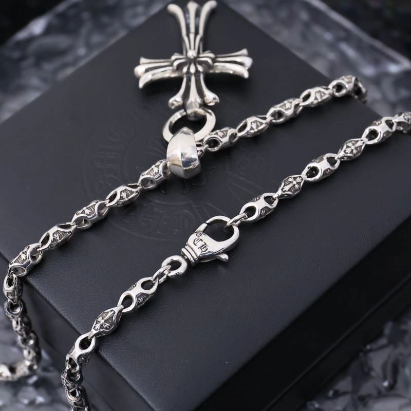 Snug Chrome Hearts Necklaces 241036