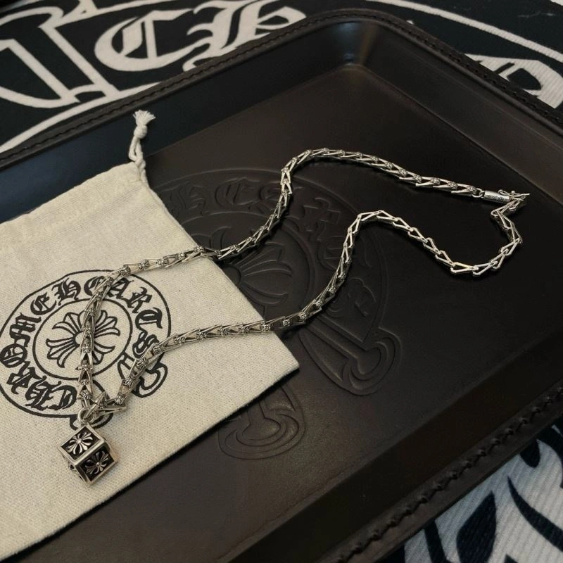 Stretchable Chrome Hearts Necklaces 240976
