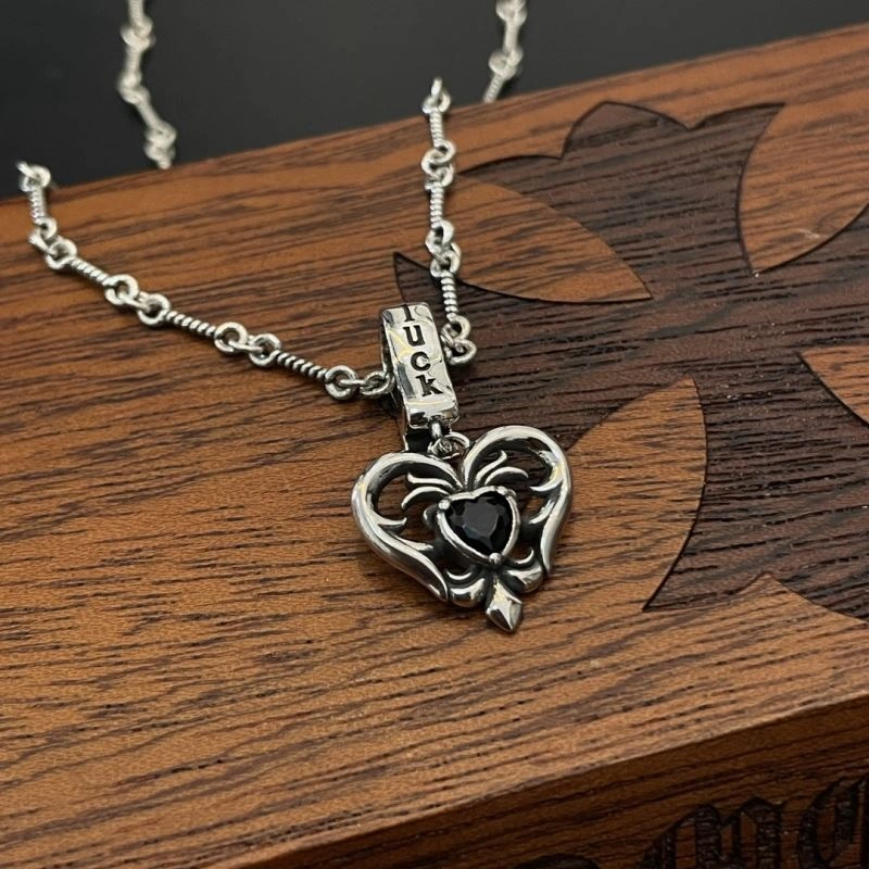 Sleek Chrome Hearts Necklaces 240971