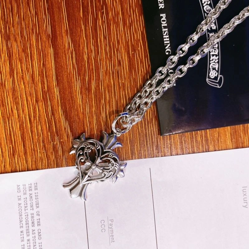 Thermal Chrome Hearts Necklaces 240566