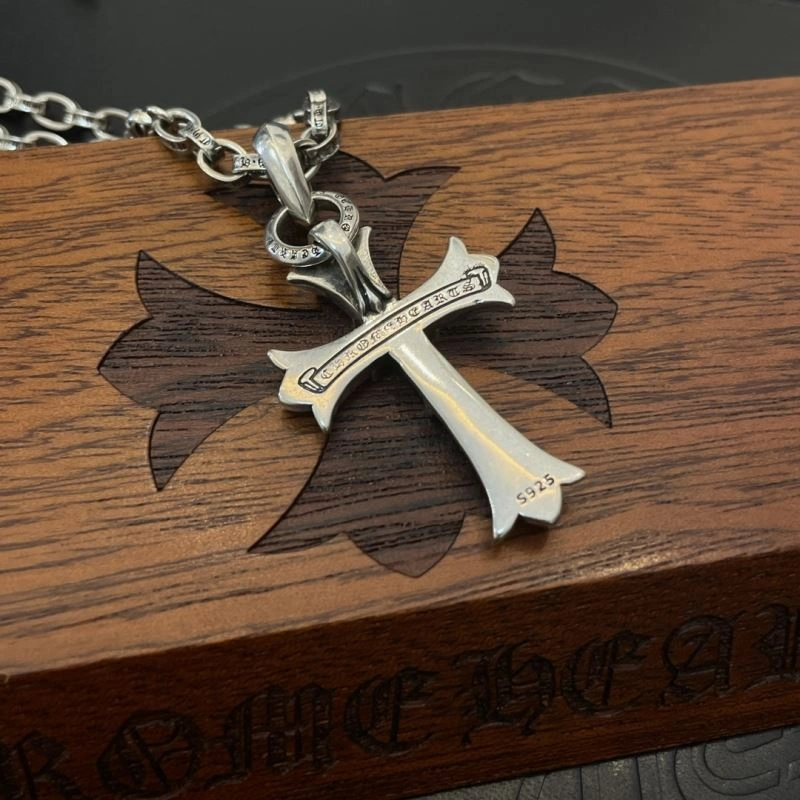 Vibrant Chrome Hearts Necklaces 240602