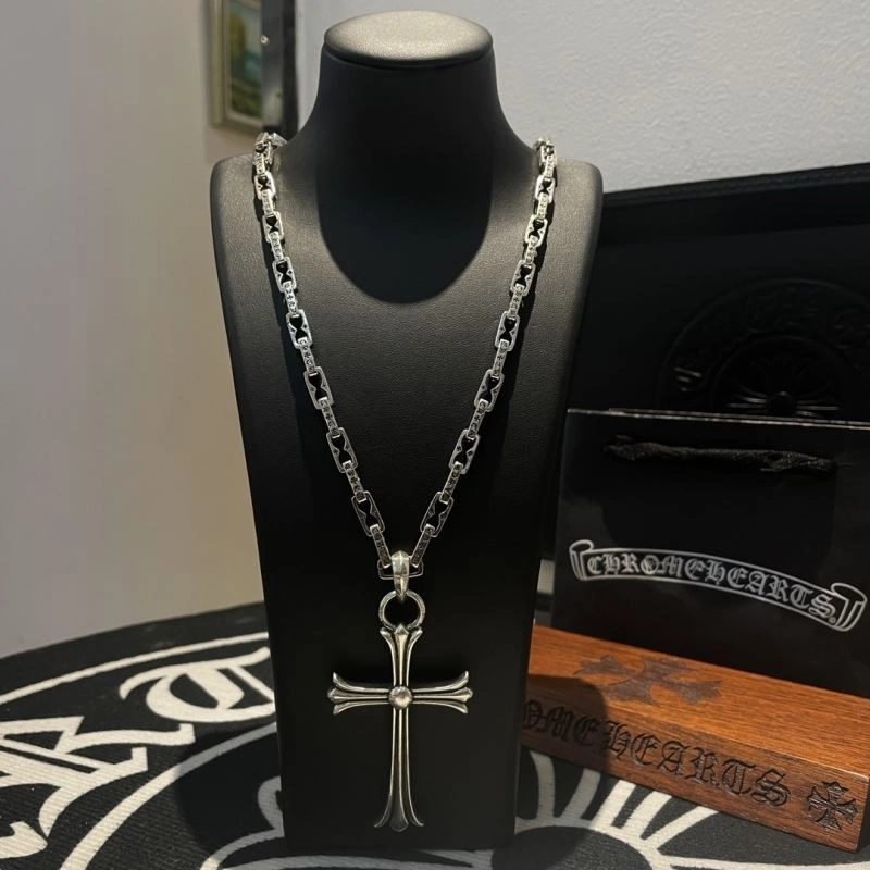 Cozy Chrome Hearts Necklaces 240436