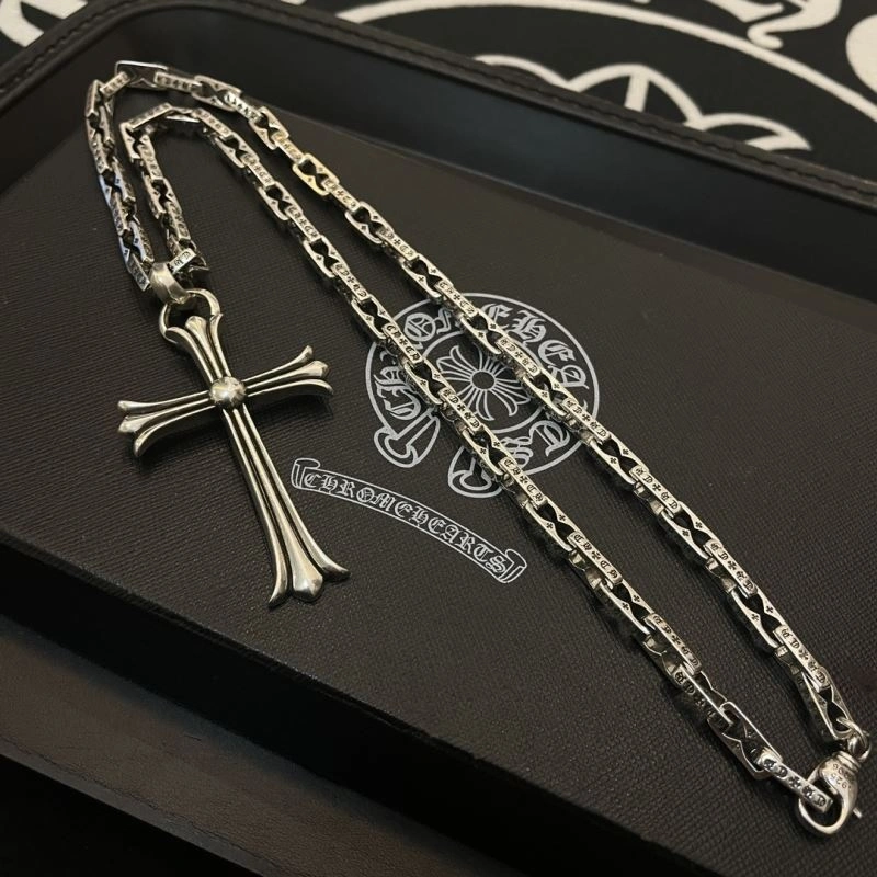 Cozy Chrome Hearts Necklaces 240436