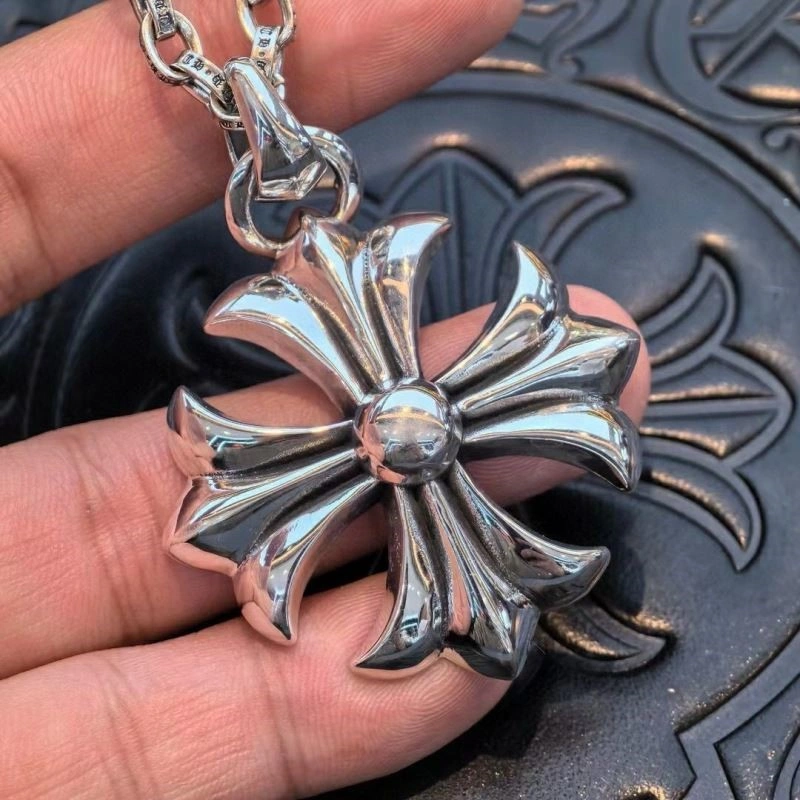 EyeCatching Chrome Hearts Necklaces 240180