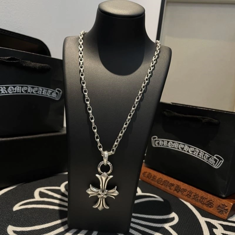 WellDesigned Chrome Hearts Necklaces 240175