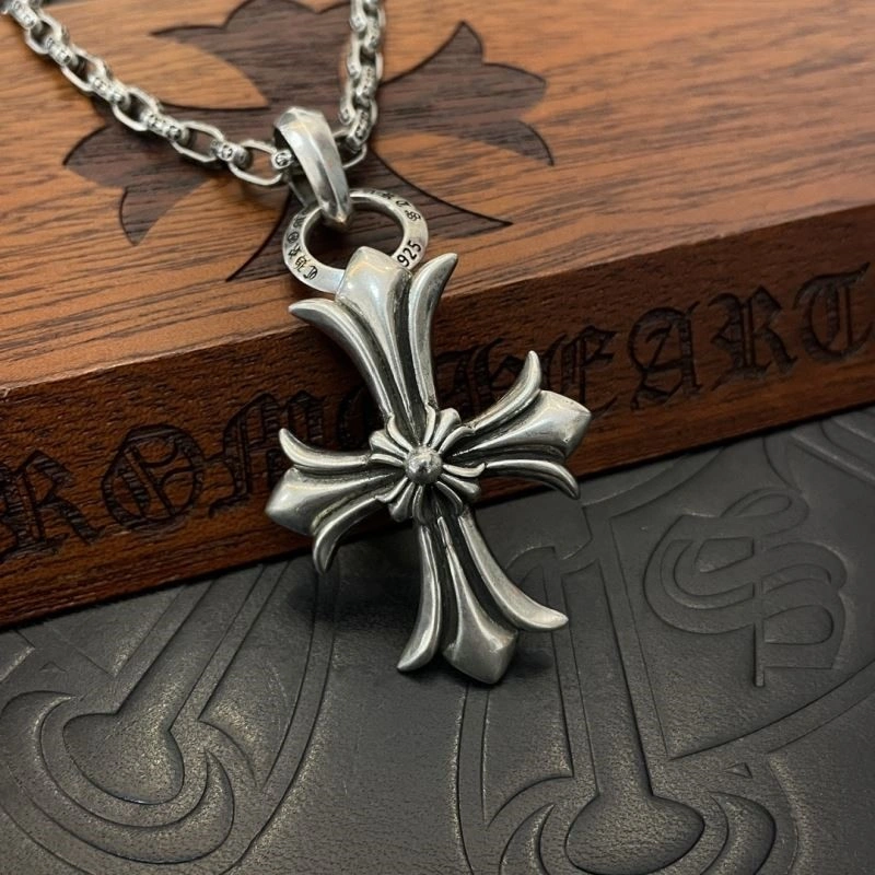 WellDesigned Chrome Hearts Necklaces 240175