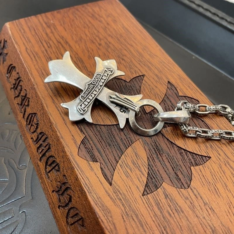 WellDesigned Chrome Hearts Necklaces 240175