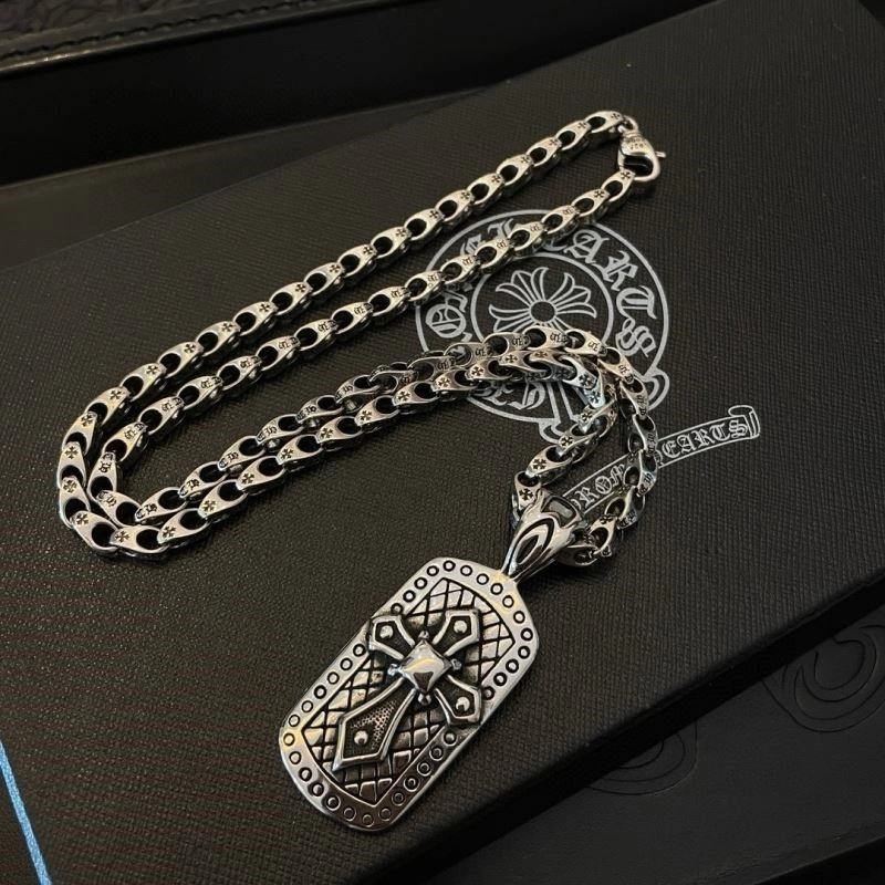 Compact Chrome Hearts Necklaces 240160