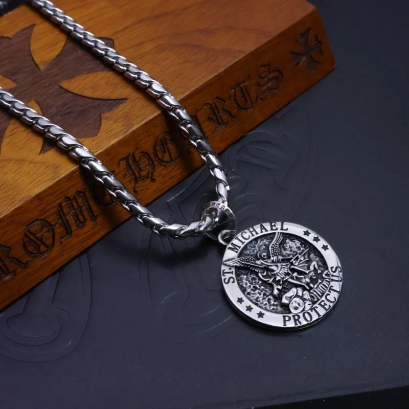 MoistureWicking Chrome Hearts Necklaces 240109