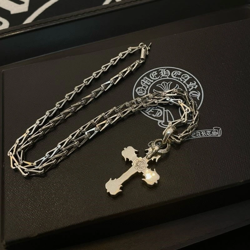 Thermal Chrome Hearts Necklaces 240084