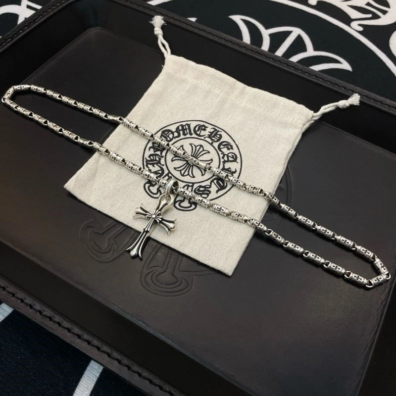 Snug Chrome Hearts Necklaces 240072