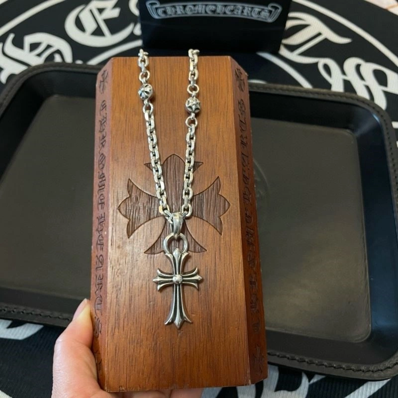 Snug Chrome Hearts Necklaces 240005