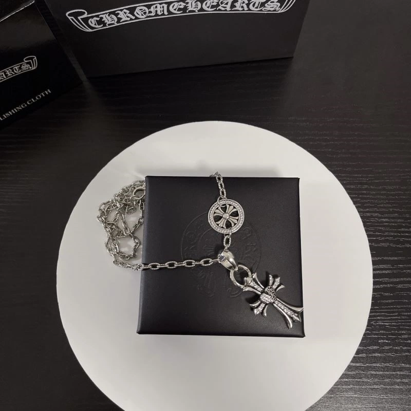 Effortless Chrome Hearts Necklaces 239544
