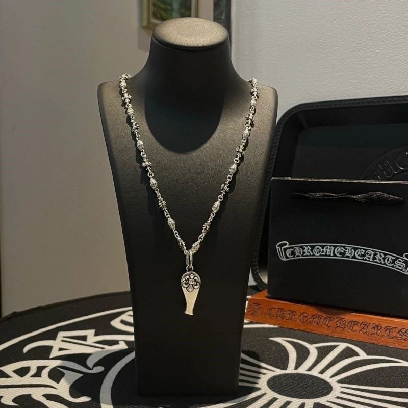 Compact Chrome Hearts Necklaces 238701