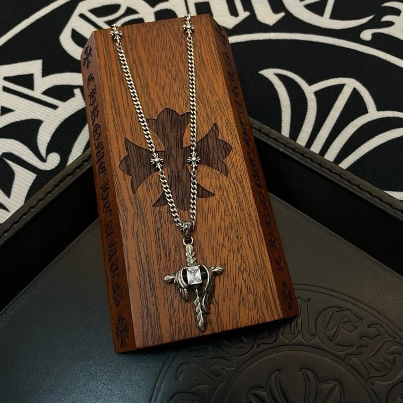 Sleek Chrome Hearts Necklaces 238707
