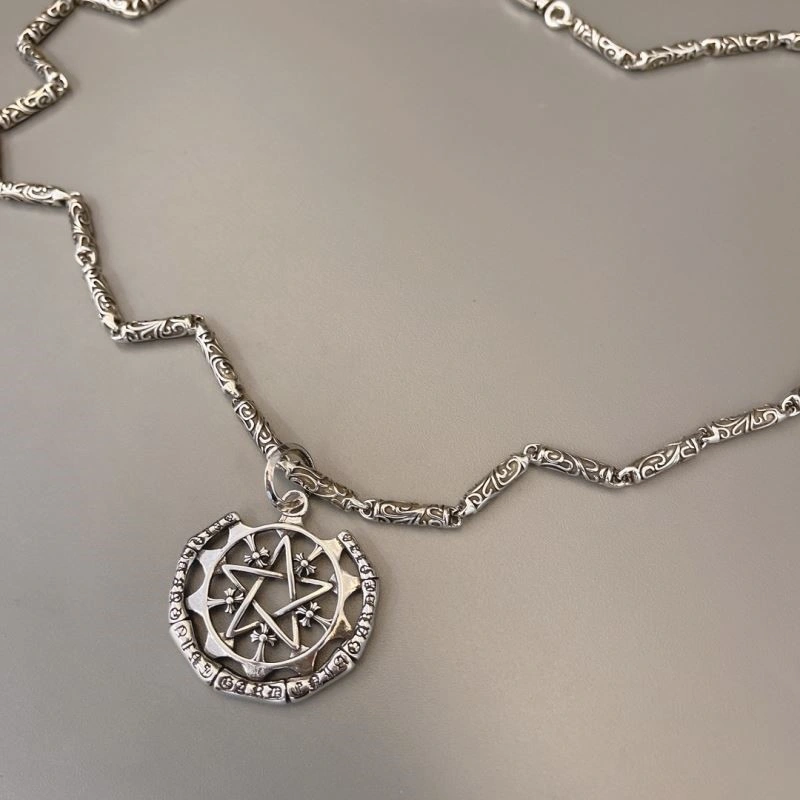 Sleek Chrome Hearts Necklaces 238622