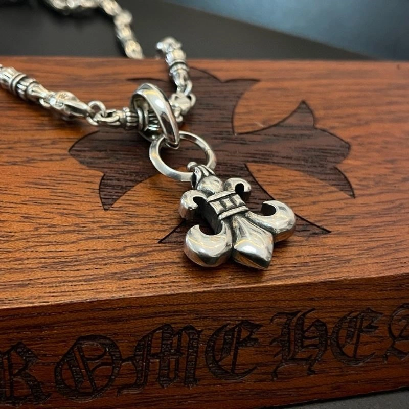 Compact Chrome Hearts Necklaces 238537