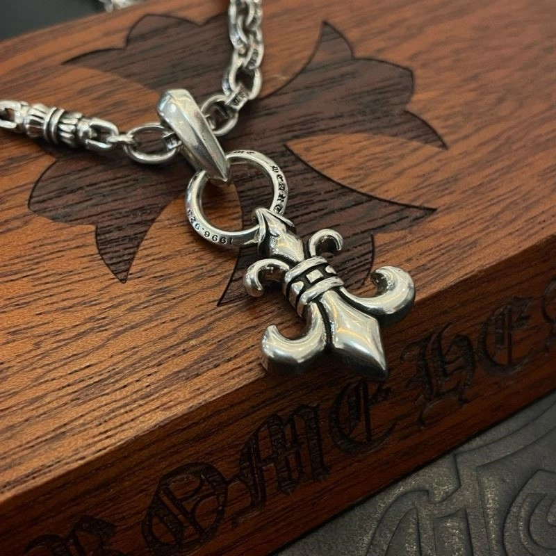 Effortless Chrome Hearts Necklaces 238421