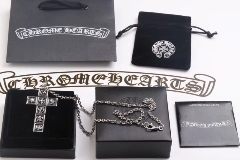 Breathable Chrome Hearts Necklaces 237986