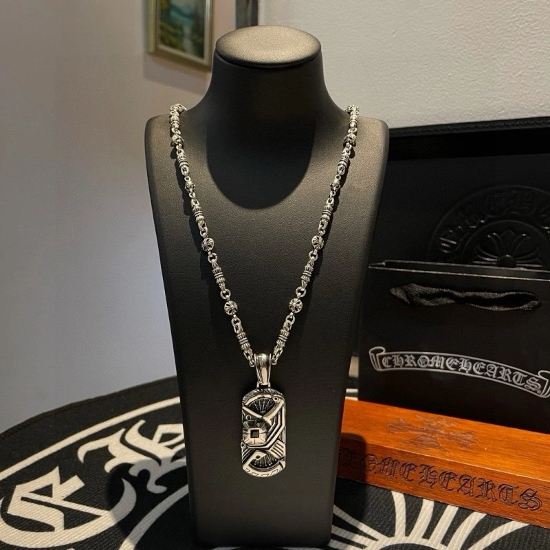 Sleek Chrome Hearts Necklaces 237043
